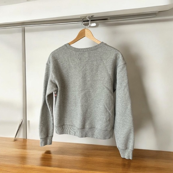 NEW ROOTS Cropped Grey White Pink Stripe Bold Sweater Size Medium Y2K Athletic - Picture 2 of 5